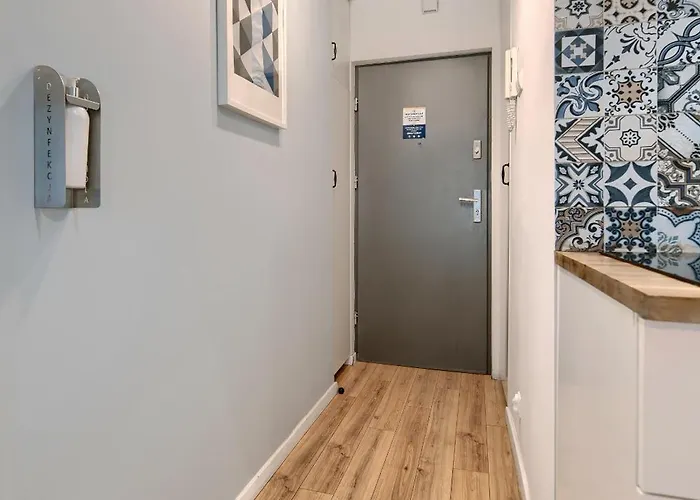 Lägenhet Seaside - Balcony, Workspace, Bus - By Rentujemy *