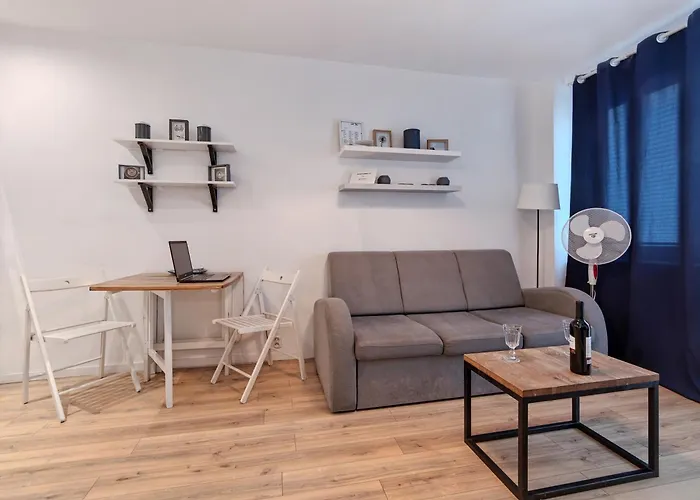 Seaside - Balcony, Workspace, Bus - By Rentujemy Lägenhet