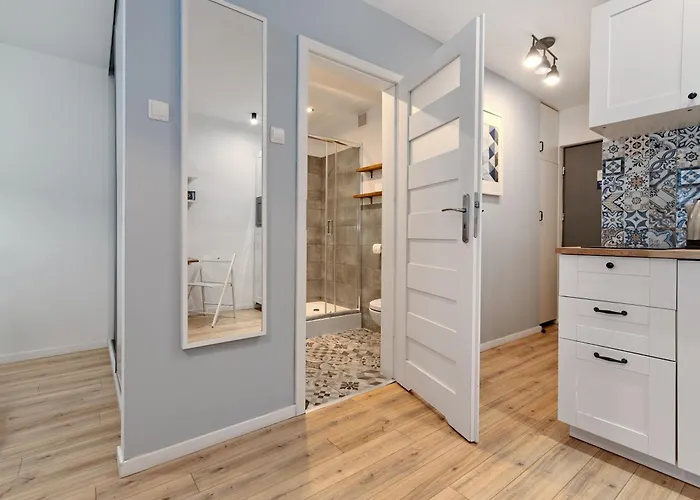 Lägenhet Seaside - Balcony, Workspace, Bus - By Rentujemy