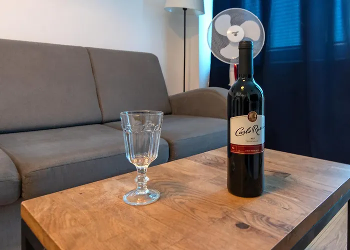 Seaside - Balcony, Workspace, Bus - By Rentujemy Lägenhet *